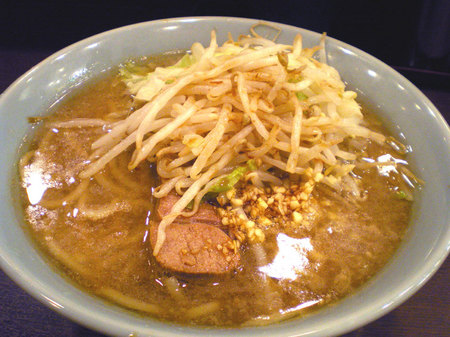 池袋二郎ラーメン麺半分ニンニクカラメ101607